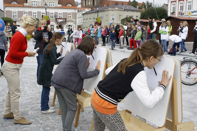 Bruk kontra szpilki - zdjęcia