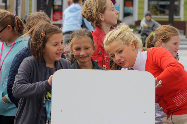 Bruk kontra szpilki - zdjęcia