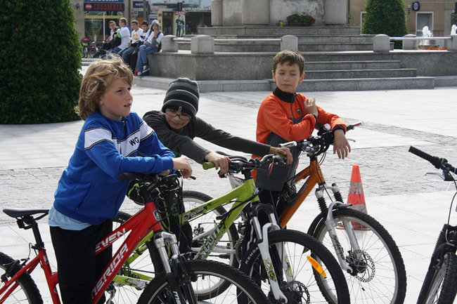 Bruk kontra szpilki - zdjęcia