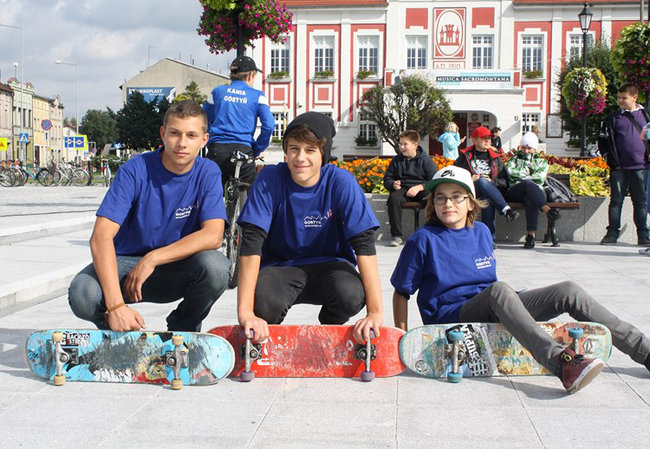 Bruk kontra szpilki - zdjęcia