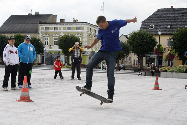 Bruk kontra szpilki - zdjęcia