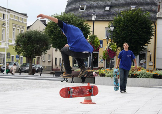 Bruk kontra szpilki - zdjęcia