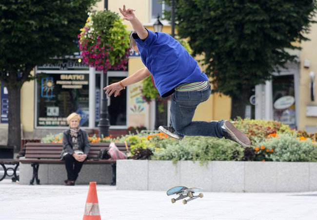 Bruk kontra szpilki - zdjęcia