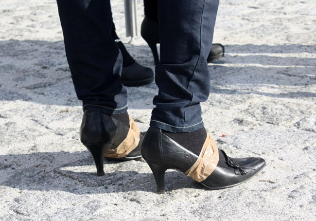 Bruk kontra szpilki - zdjęcia