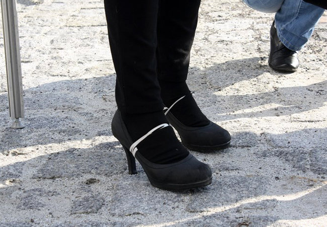 Bruk kontra szpilki - zdjęcia