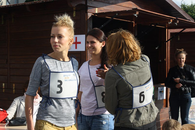 Bruk kontra szpilki - zdjęcia