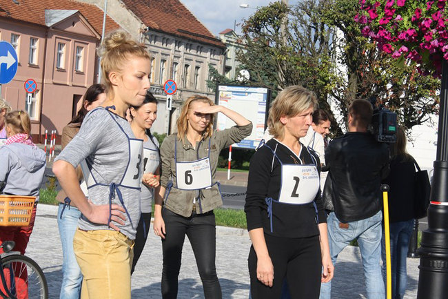 Bruk kontra szpilki - zdjęcia