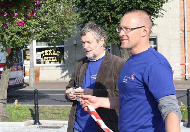 Bruk kontra szpilki - zdjęcia