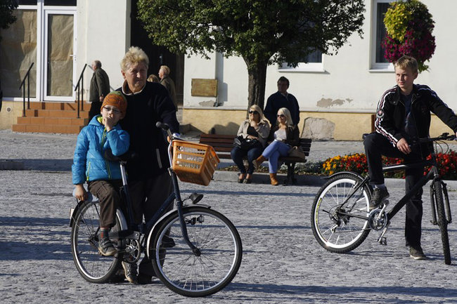 Bruk kontra szpilki - zdjęcia