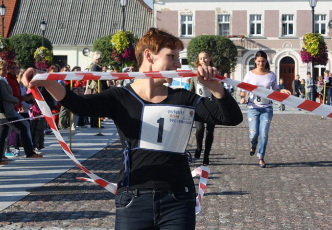 Bruk kontra szpilki - zdjęcia