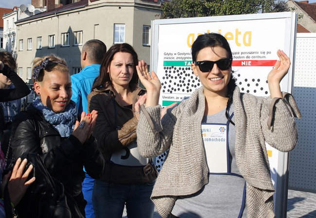 Bruk kontra szpilki - zdjęcia