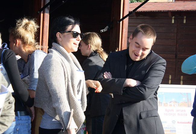 Bruk kontra szpilki - zdjęcia