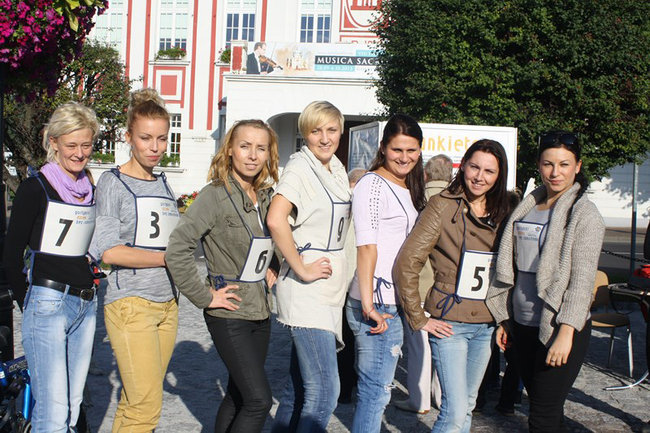 Bruk kontra szpilki - zdjęcia