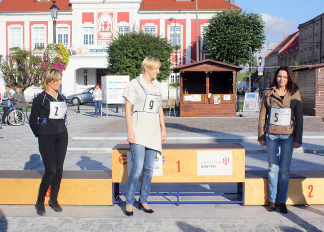 Bruk kontra szpilki - zdjęcia