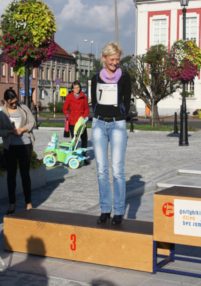 Bruk kontra szpilki - zdjęcia