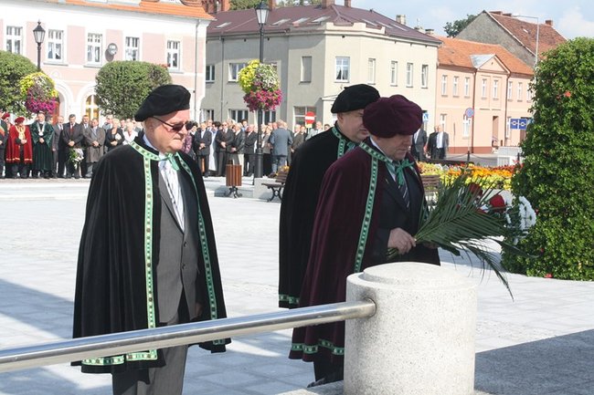 Rocznica w cieniu obaw - zdjęcia