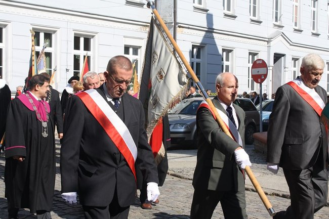 Rocznica w cieniu obaw - zdjęcia