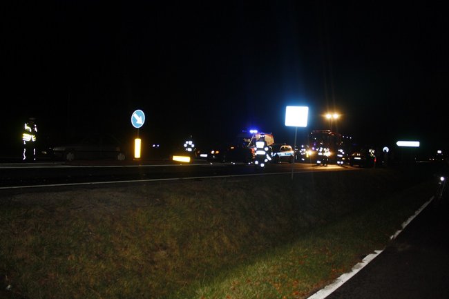 Ściął dwa znaki drogowe - zdjęcia