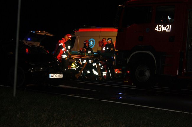 Ściął dwa znaki drogowe - zdjęcia