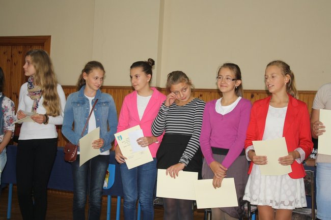 Nagrodzili wzorowych uczniów - zdjęcia