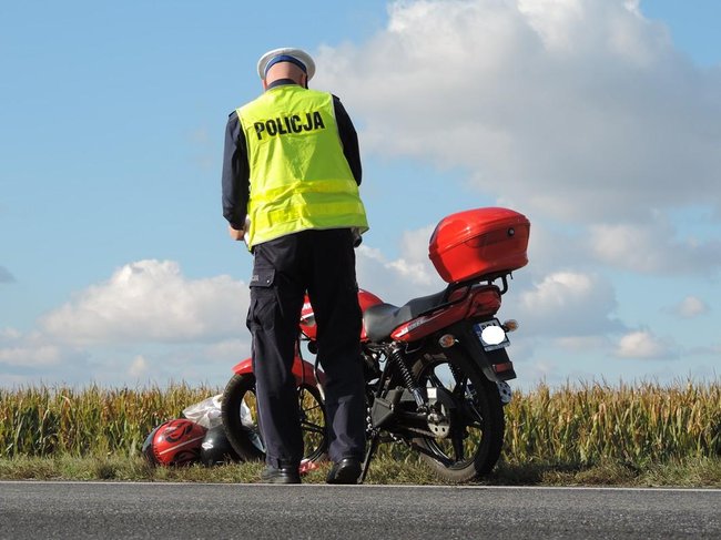 TIR zahaczył motorowerzystę - zdjęcia