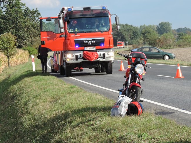 TIR zahaczył motorowerzystę - zdjęcia