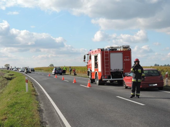 TIR zahaczył motorowerzystę - zdjęcia