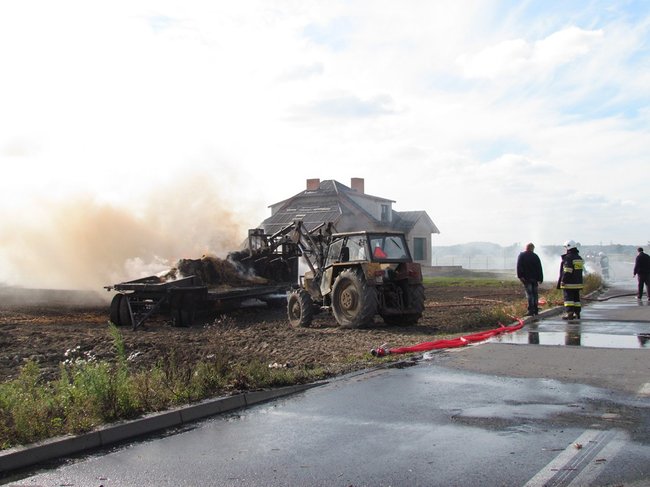 Groźny pożar przy stacji paliw - zdjęcia