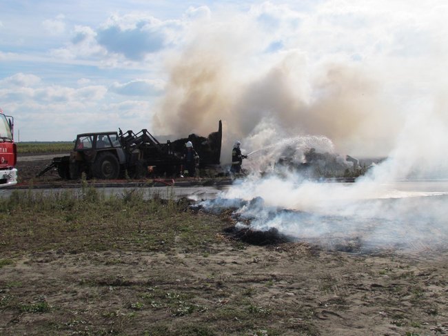 Groźny pożar przy stacji paliw - zdjęcia