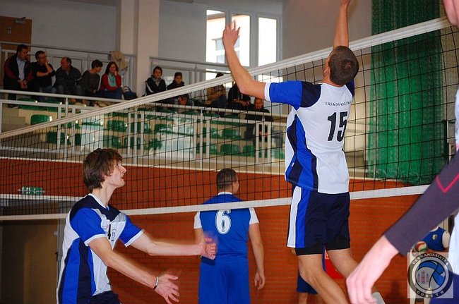 Siatkarze prą do przodu - zdjęcia