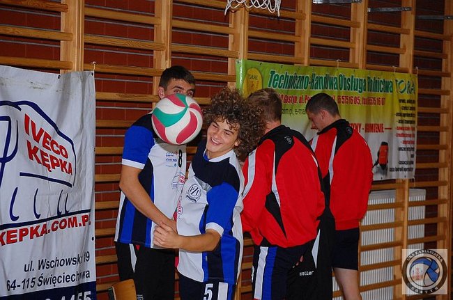 Siatkarze prą do przodu - zdjęcia