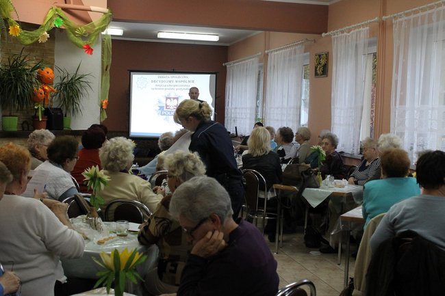 O czym seniorzy wiedzieć powinni - zdjęcia
