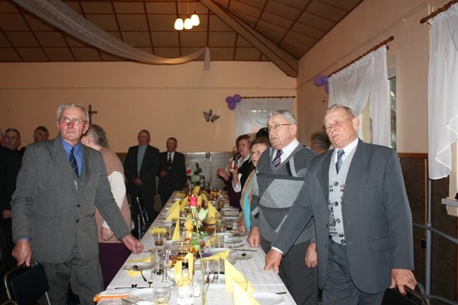 Seniorzy bawili się do nocy - zdjęcia