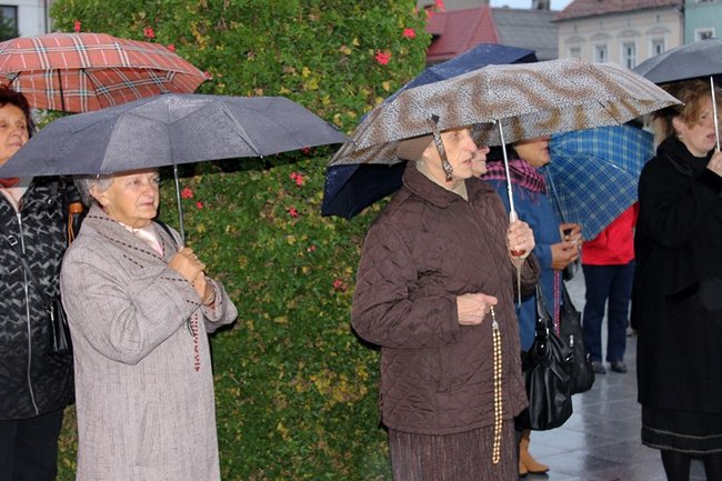 Zrobili raban na rynku - zdjęcia