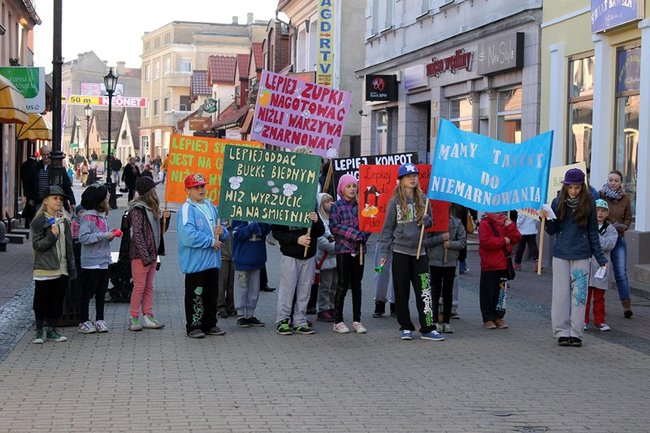 Uczniowie wyszli na ulicę - zdjęcia