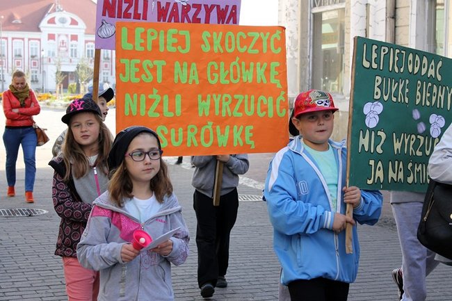 Uczniowie wyszli na ulicę - zdjęcia