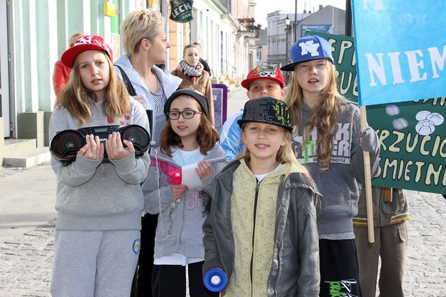 Uczniowie wyszli na ulicę - zdjęcia