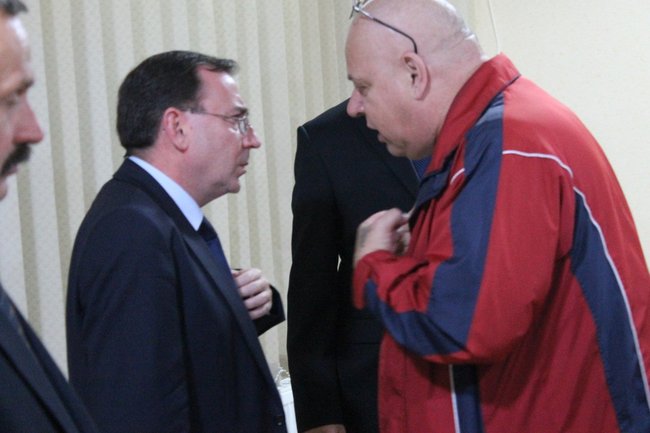 Witany owacjami na stojąco - zdjęcia