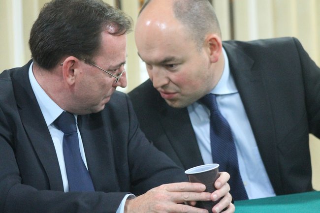 Witany owacjami na stojąco - zdjęcia