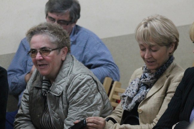 Witany owacjami na stojąco - zdjęcia