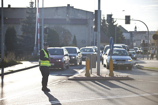 Najechał na tył osobówki - zdjęcia