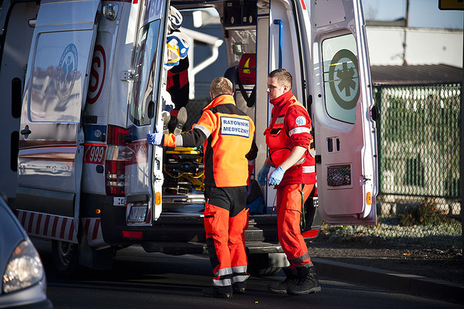 Najechał na tył osobówki - zdjęcia