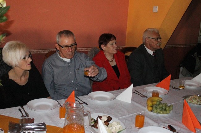 Z wyrazami szacunku - zdjęcia