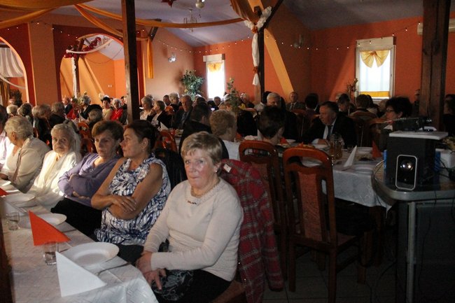 Z wyrazami szacunku - zdjęcia