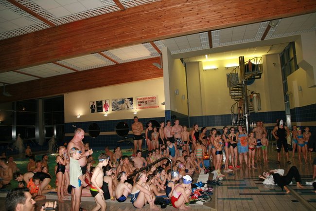 Upiorny wieczór na pływalni - zdjęcia