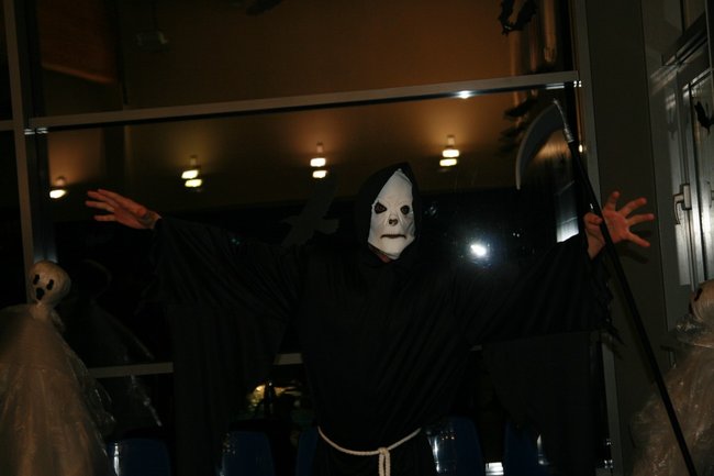 Upiorny wieczór na pływalni - zdjęcia