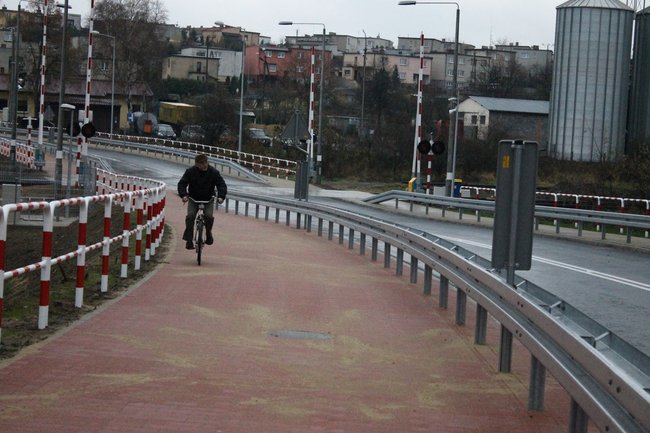 Droga przez las otwarta - zdjęcia