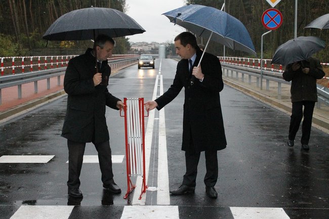 Droga przez las otwarta - zdjęcia