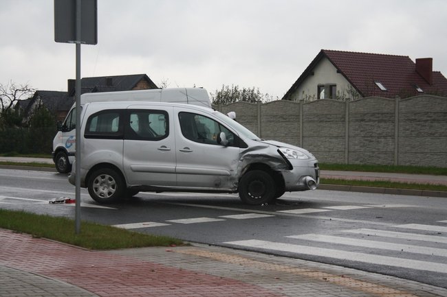 Wymusił pierwszeństwo - zdjęcia