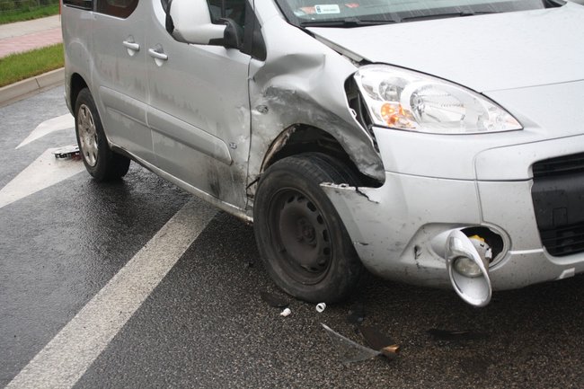 Wymusił pierwszeństwo - zdjęcia